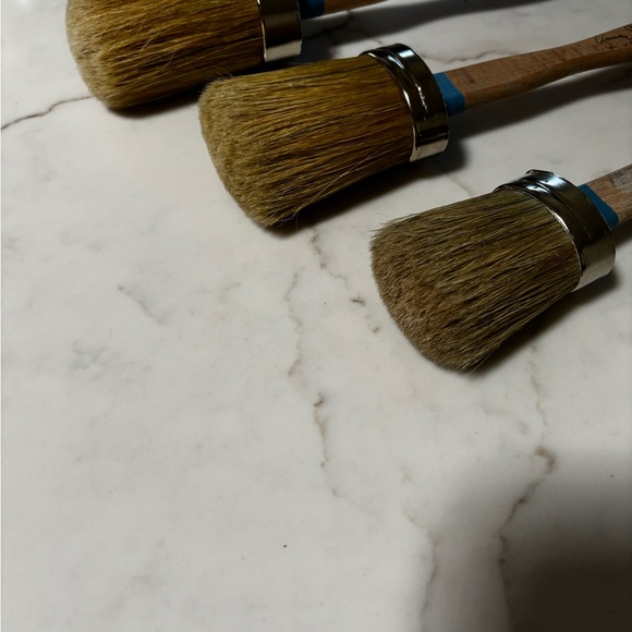 Annie Sloan Chalk Paint Brushes Set - Picture 9 of 9